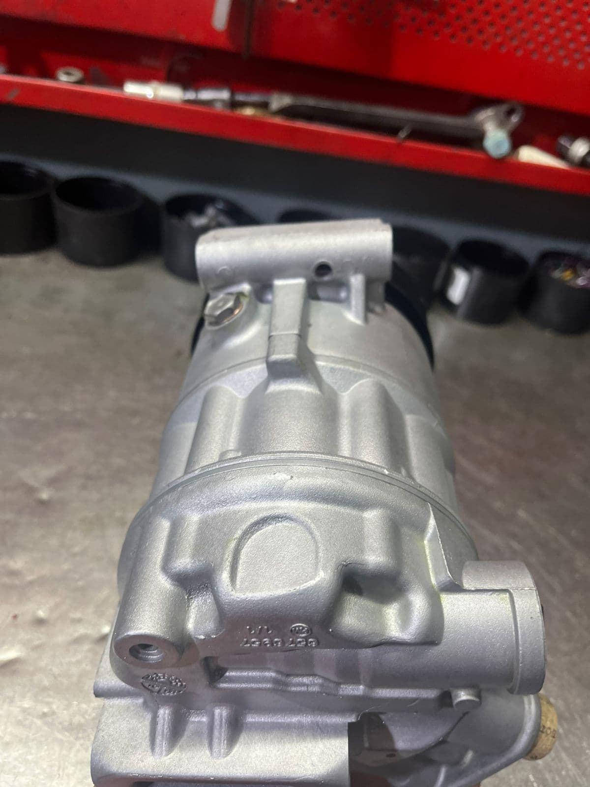 Compresor nuevo — taller de Los Calvos Compresores, reparación de compresores de aire acondicionado automotor