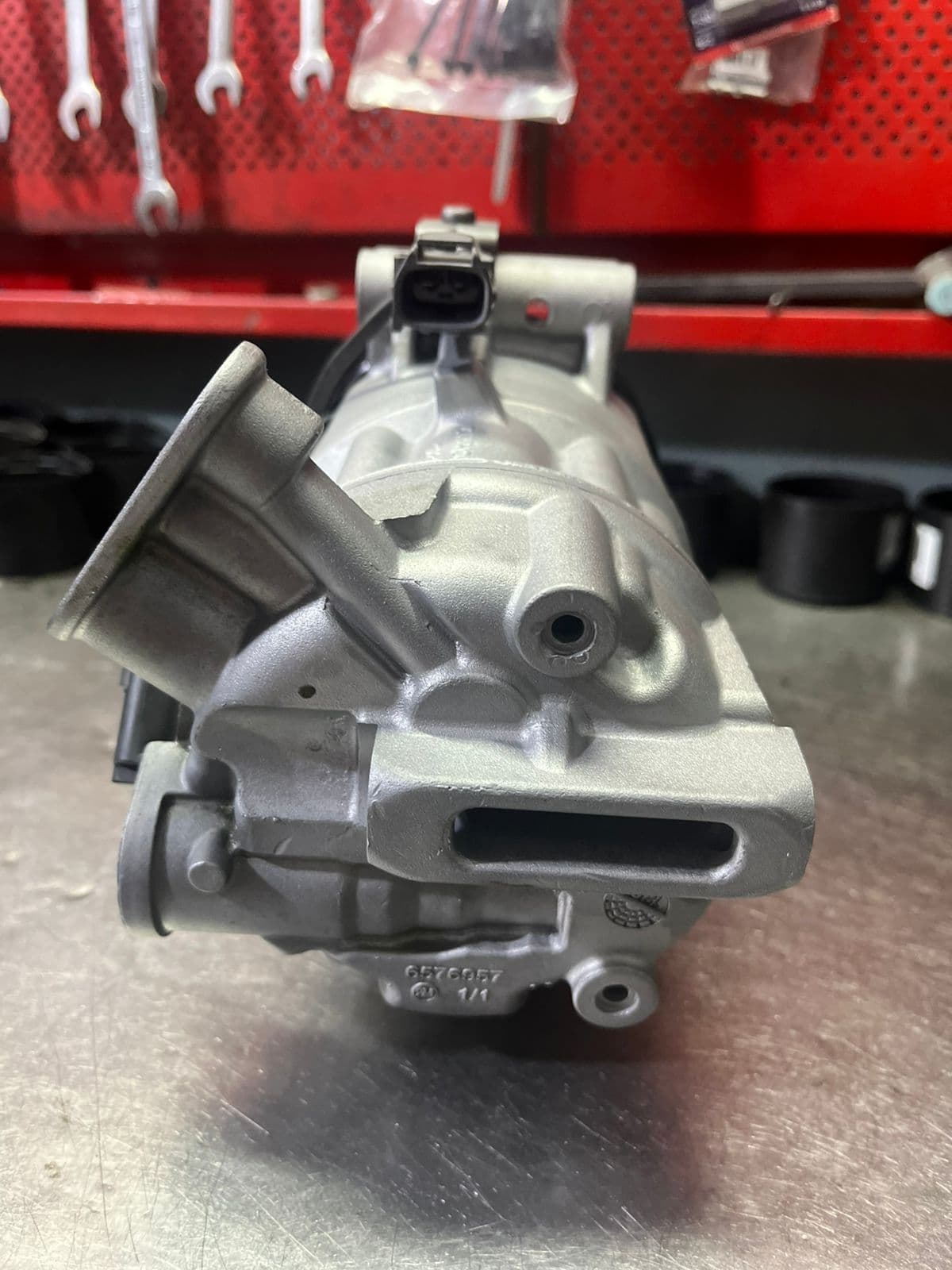 Pieza macro — taller de Los Calvos Compresores, reparación de compresores de aire acondicionado automotor