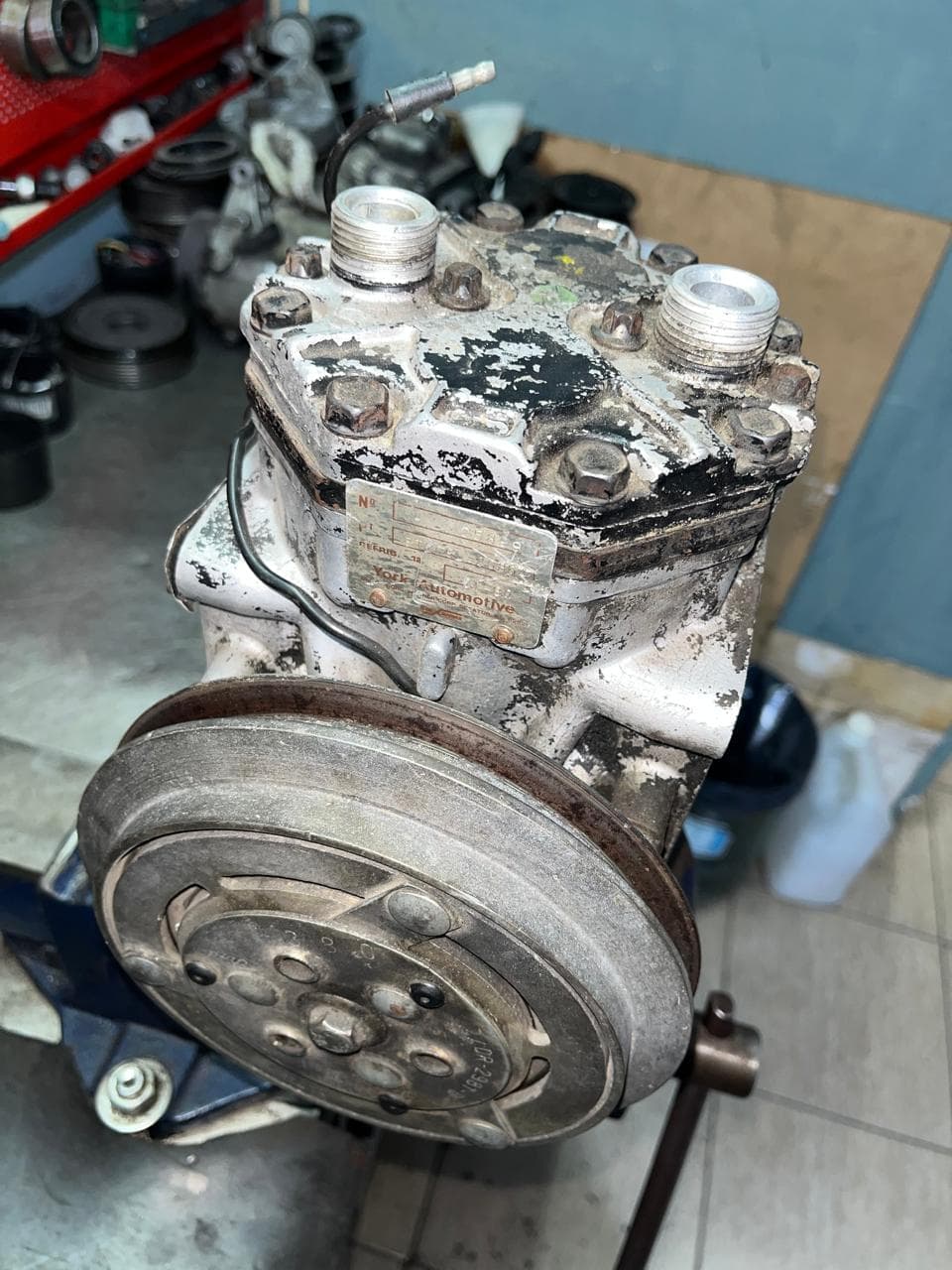 Compresor usado — taller de Los Calvos Compresores, reparación de compresores de aire acondicionado automotor