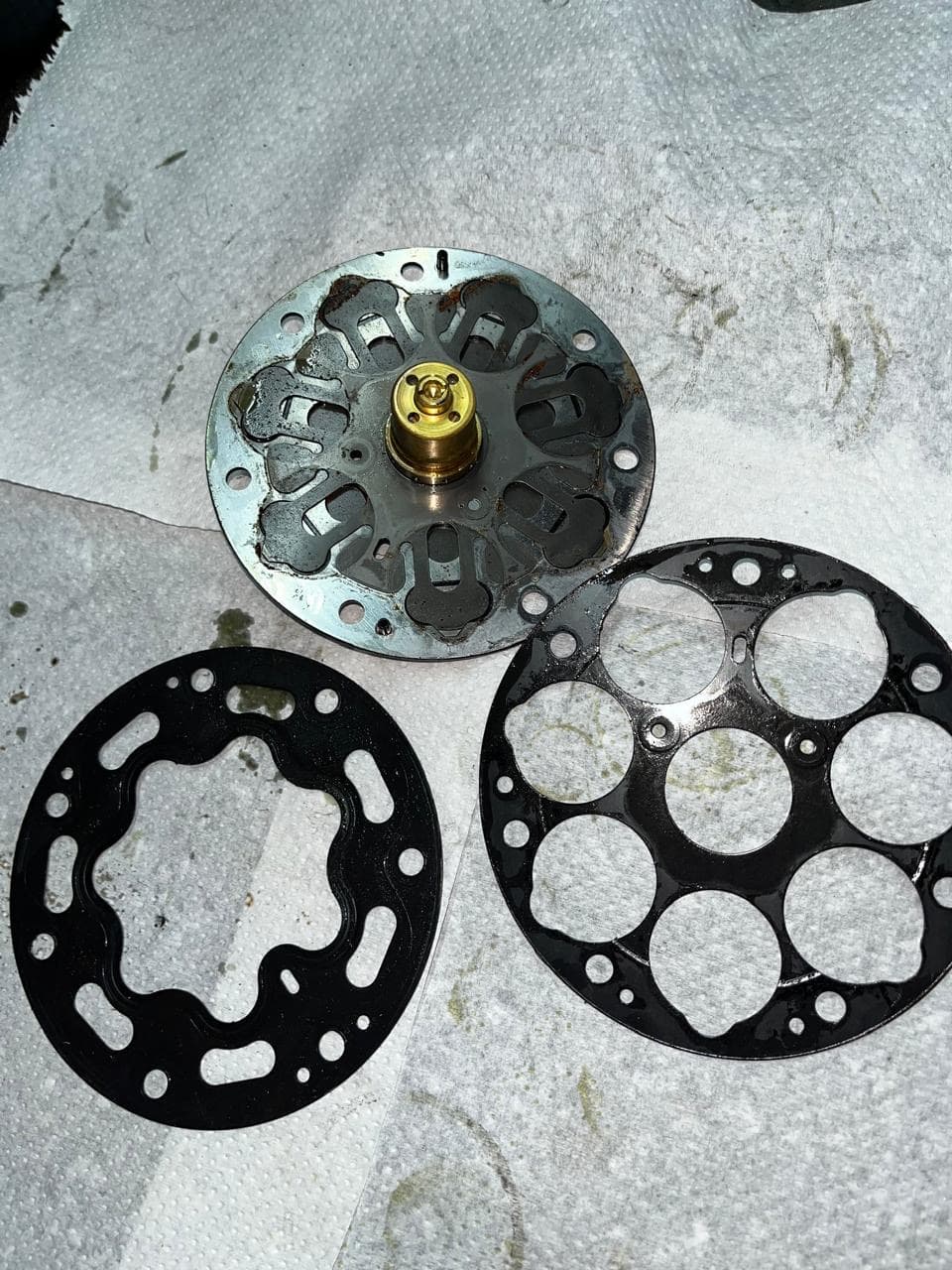 Plato engranajes — taller de Los Calvos Compresores, reparación de compresores de aire acondicionado automotor